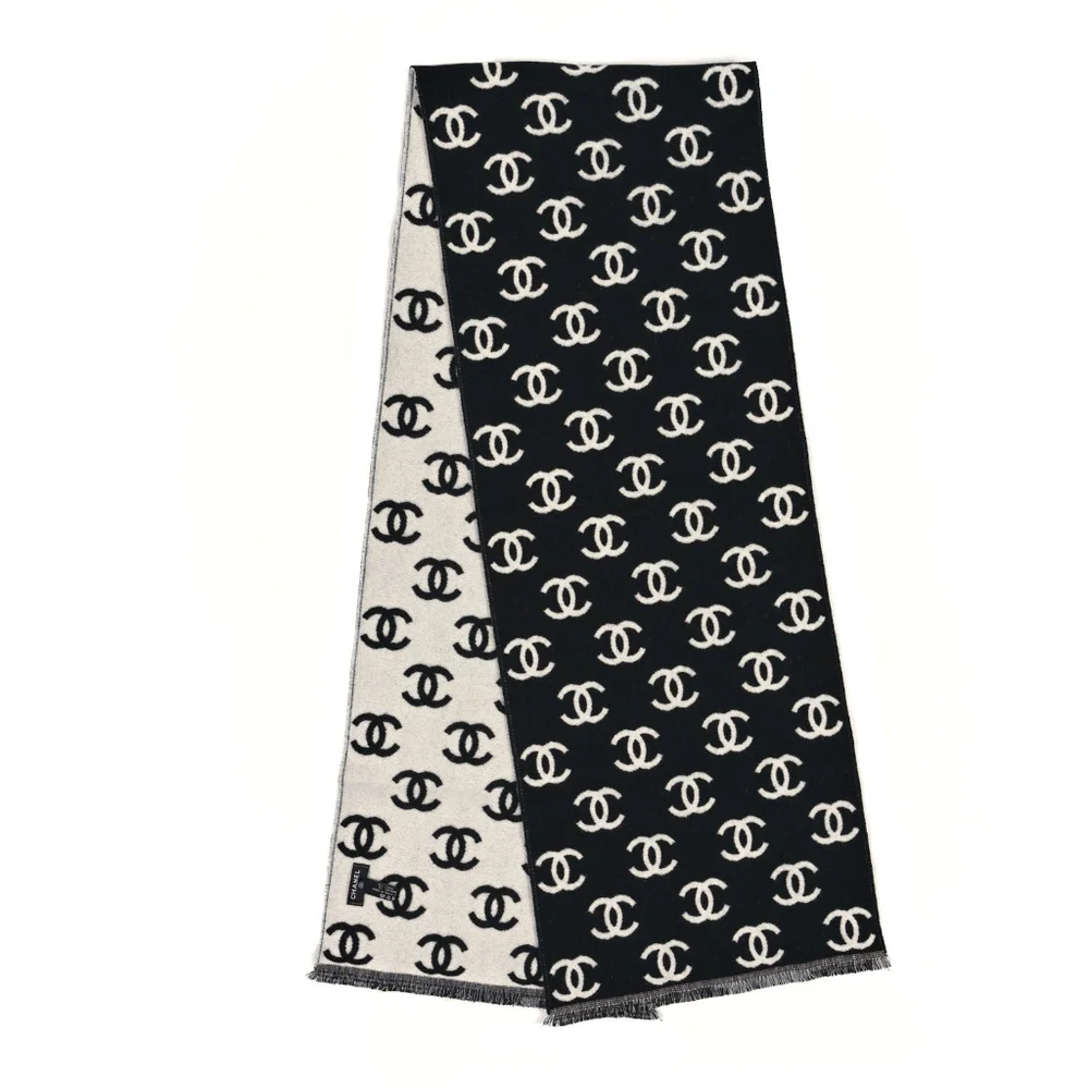 New!!! Authenticated CHANEL CC Reversible Cashmere & Wool Scarf WRAP BLACK WHITE - Picture 10 of 16